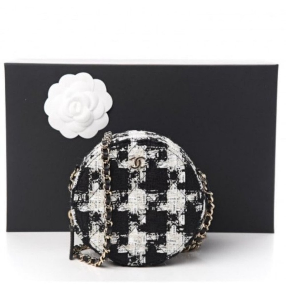 CHANEL | Clutch | Tweed Round Clutch with Gold & Black Leather Chain - Picture 9 of 10